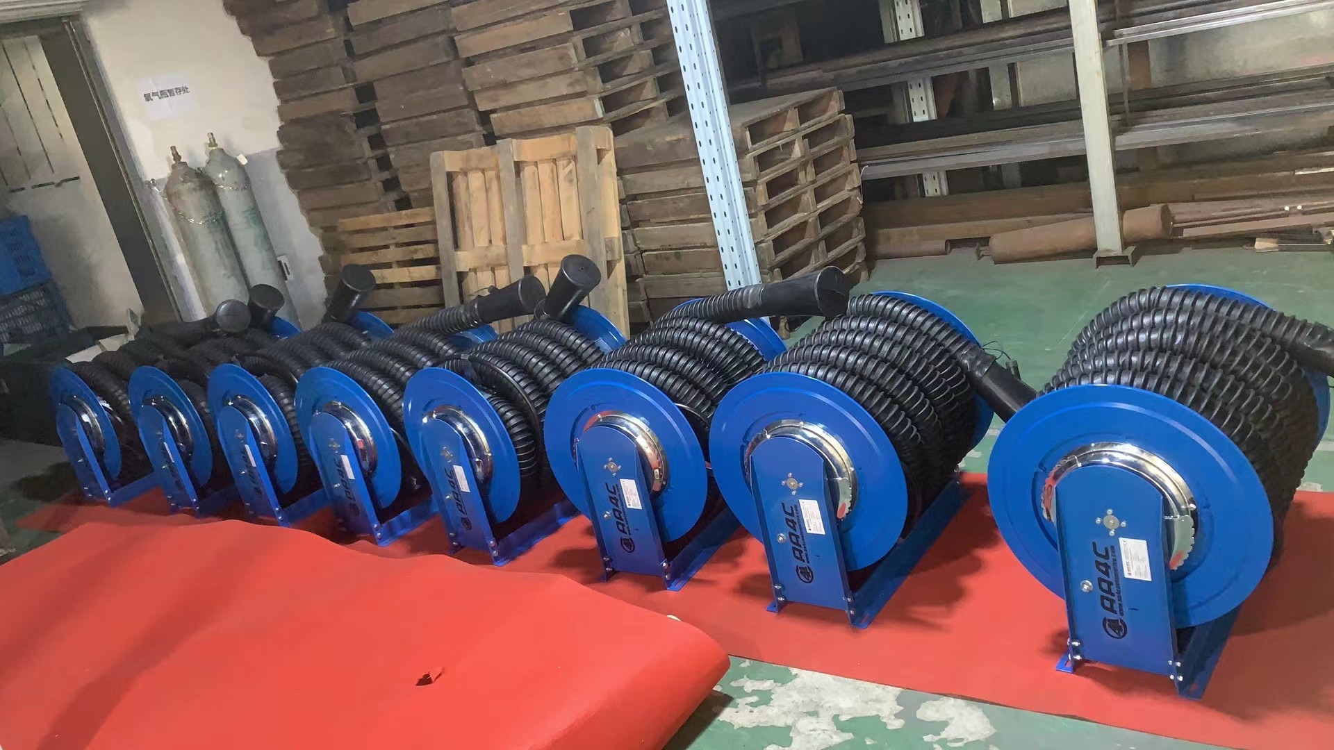 Exhaust extracting hose reel to Vietnam 